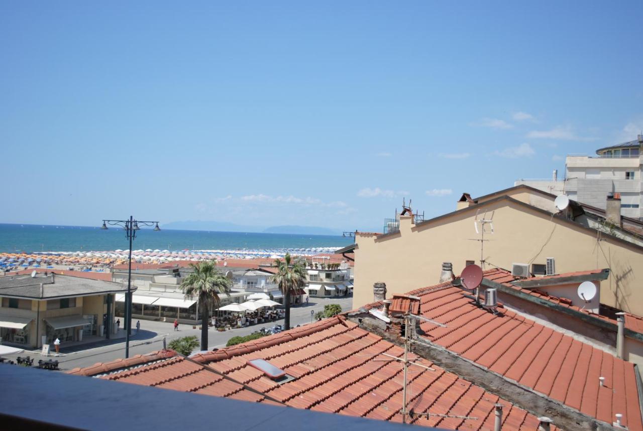 Villa Tina Hotel Viareggio Eksteriør billede