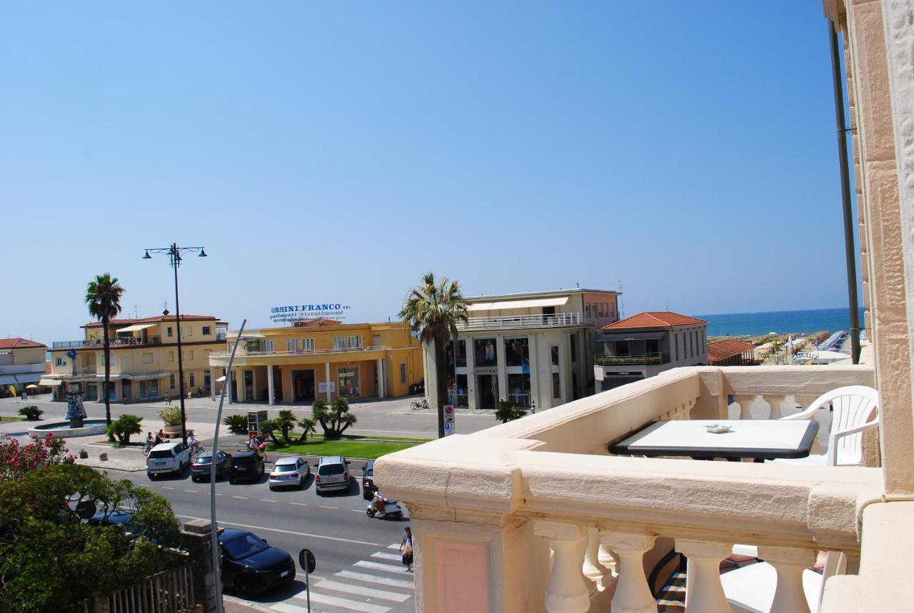 Villa Tina Hotel Viareggio Eksteriør billede