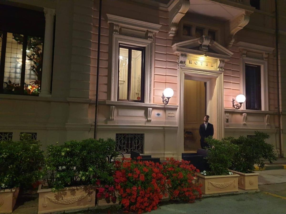 Villa Tina Hotel Viareggio Eksteriør billede