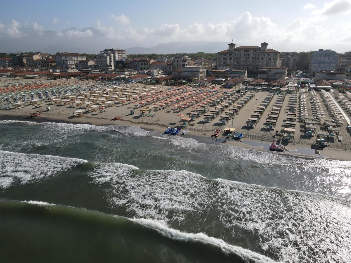 Villa Tina Hotel Viareggio Eksteriør billede