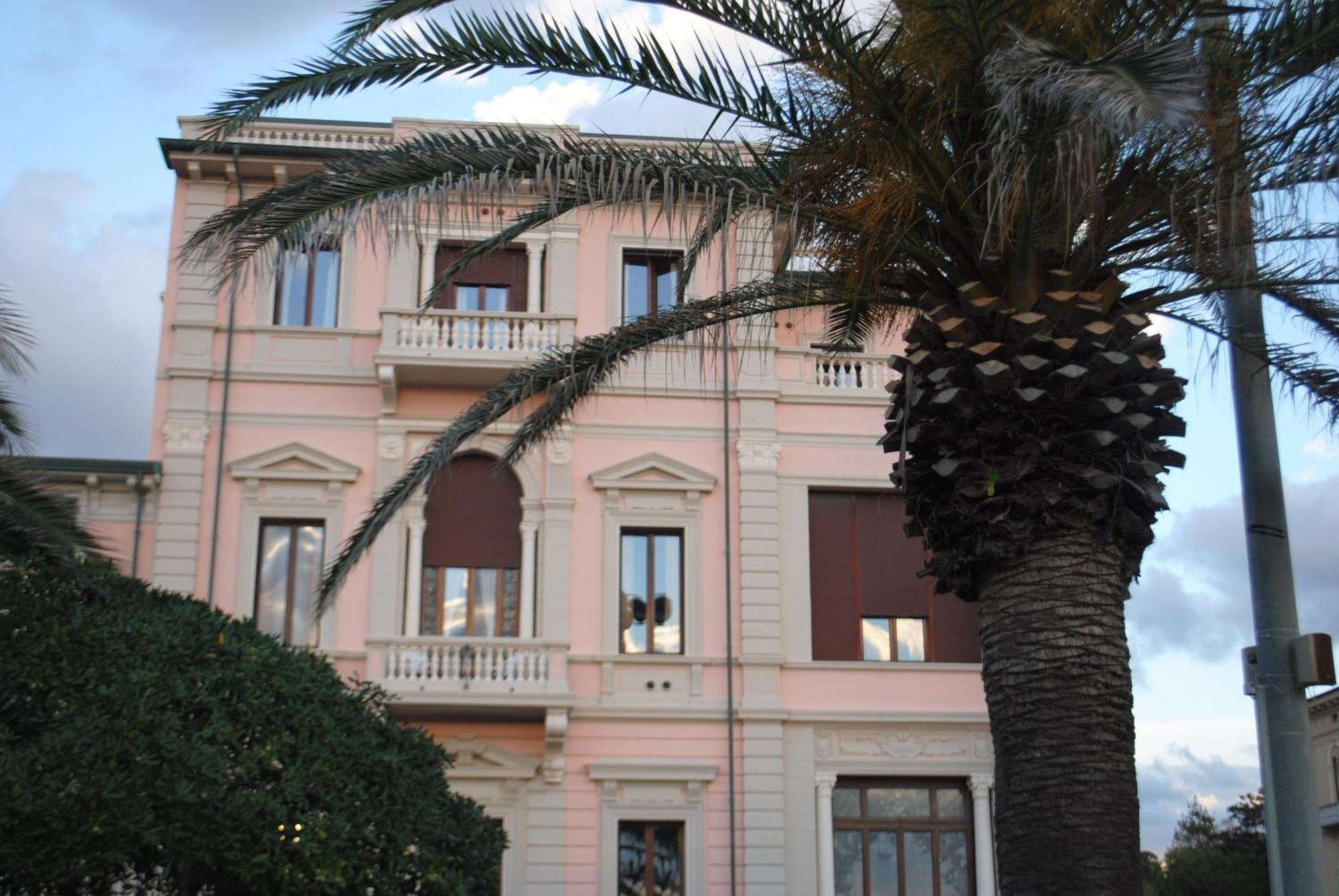 Villa Tina Hotel Viareggio Eksteriør billede